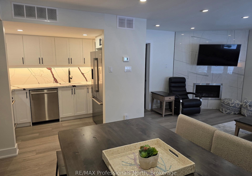 32-deerhurst-greens-drive-huntsville-ontario-x12828664