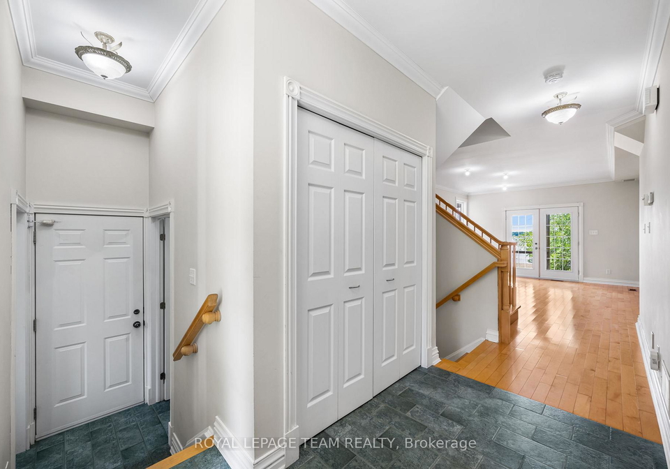 4310-armitage-avenue-ottawa-ontario-x12829686