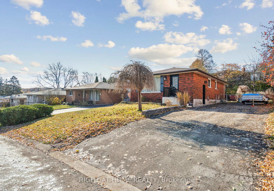 16-green-meadow-way-hamilton-ontario-x12830582
