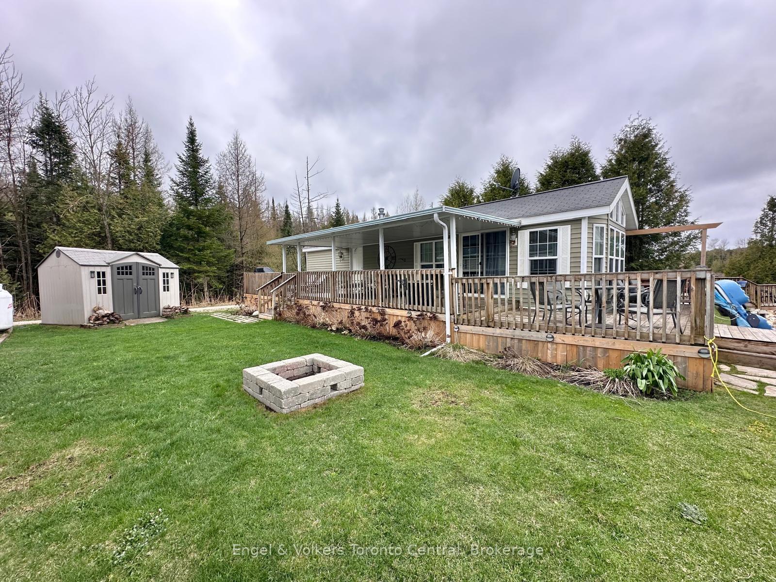 7489-sideroad-5-e-wellington-north-ontario-x12831438