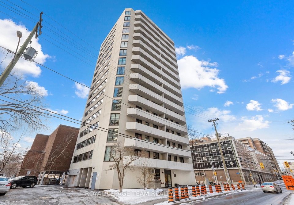 200-bay-street-ottawa-ontario-x12831844
