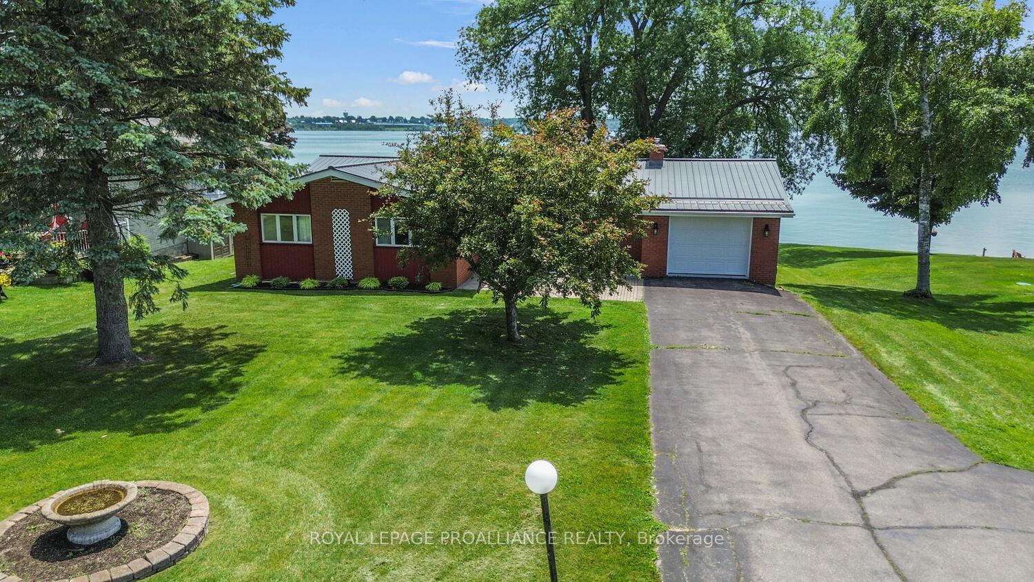 1675-county-road-2-w-prescott-ontario-x12831876