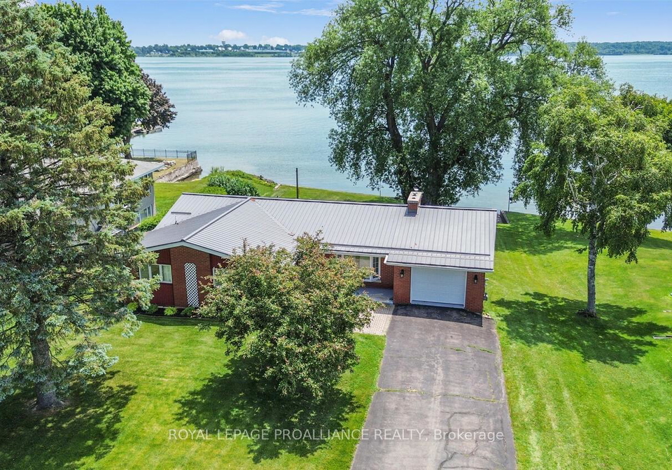 1675-county-road-2-w-prescott-ontario-x12831876