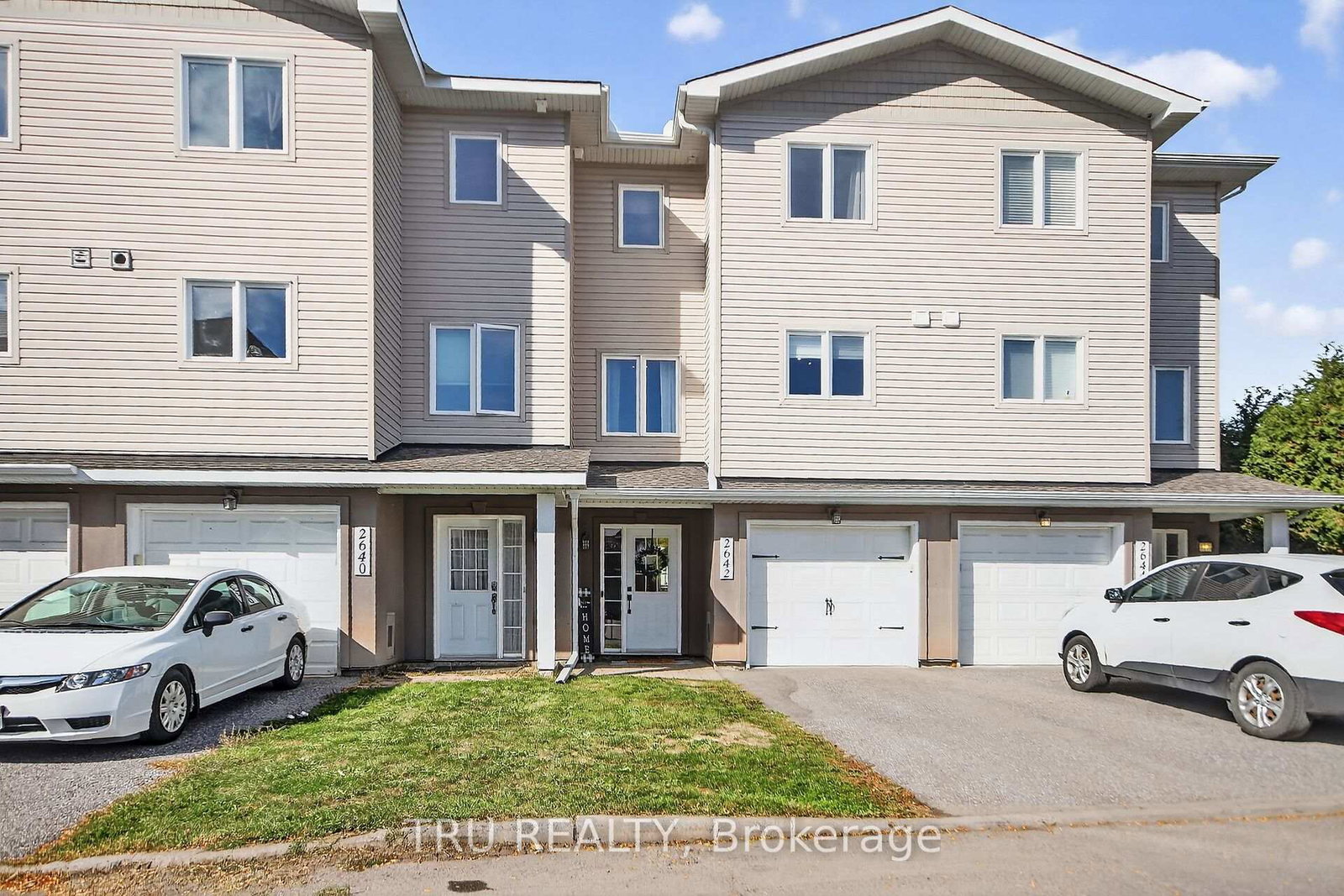 2642-palings-private-ottawa-ontario-x12832010