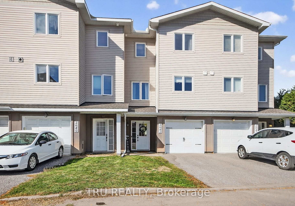 2642-palings-private-ottawa-ontario-x12832010