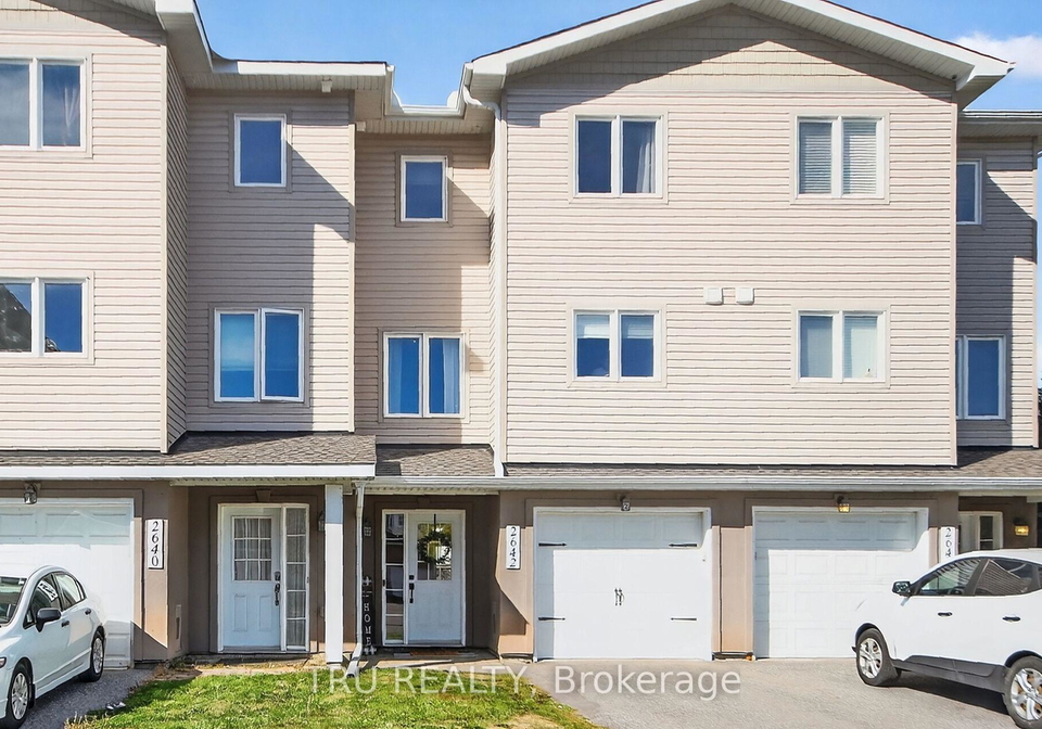 2642-palings-private-ottawa-ontario-x12832010