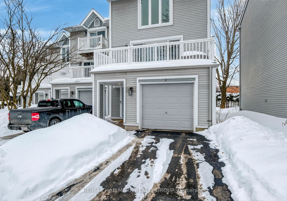 9-forsyth-lane-ottawa-ontario-x12832612