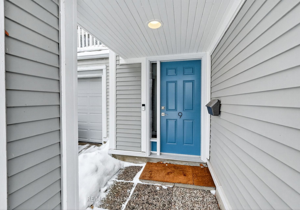 9-forsyth-lane-ottawa-ontario-x12832612