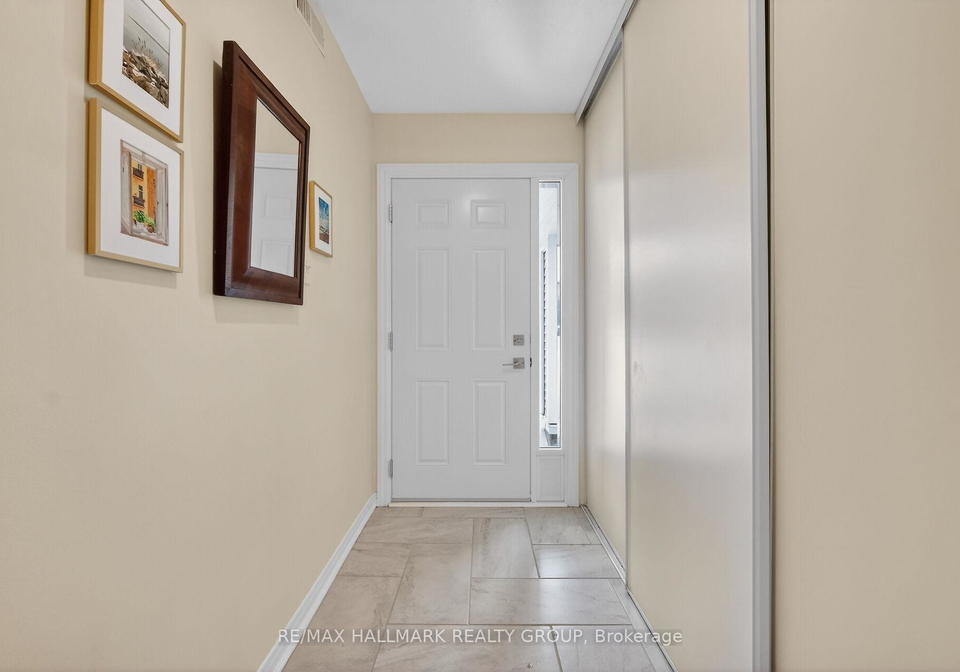9-forsyth-lane-ottawa-ontario-x12832612