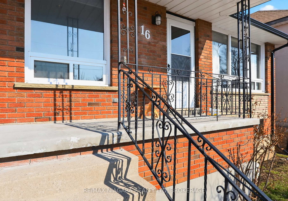 16-cross-street-port-colborne-ontario-x12833546