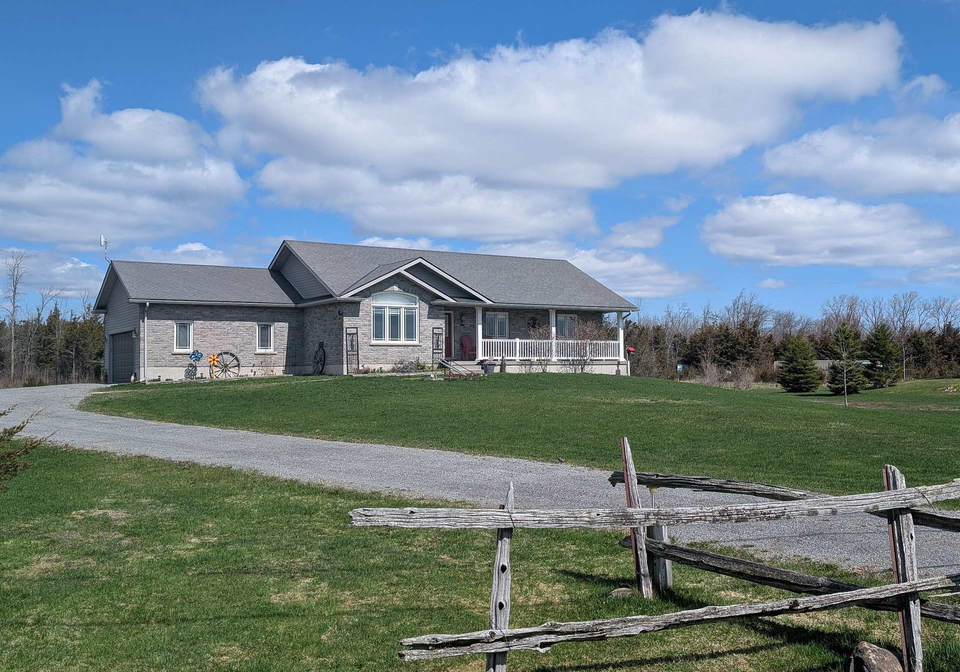 355-mitchells-crossroad-prince-edward-county-ontario-x12834248