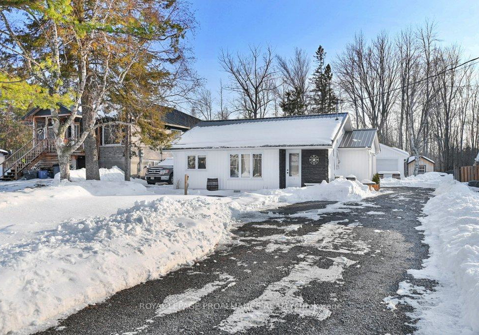 21569-loyalist-parkway-prince-edward-county-ontario-x12834254