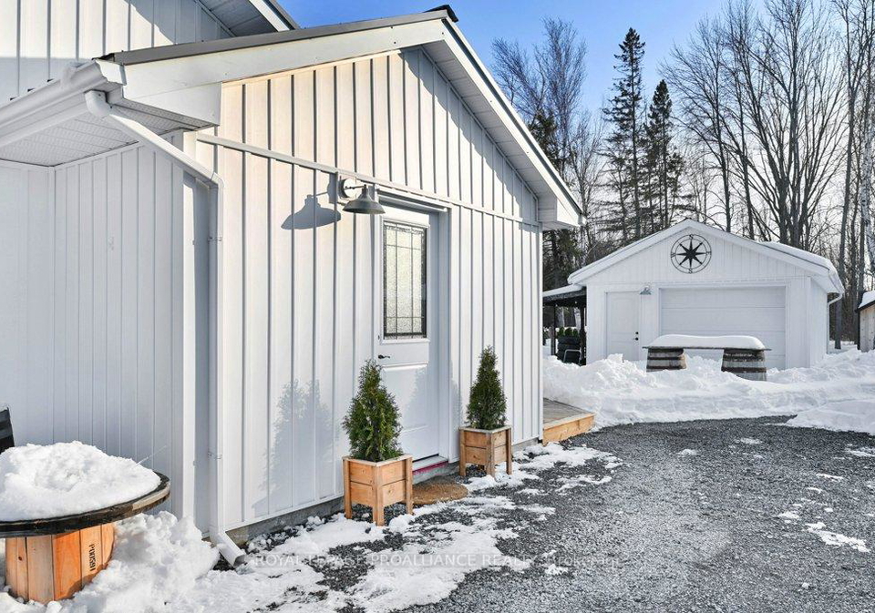 21569-loyalist-parkway-prince-edward-county-ontario-x12834254