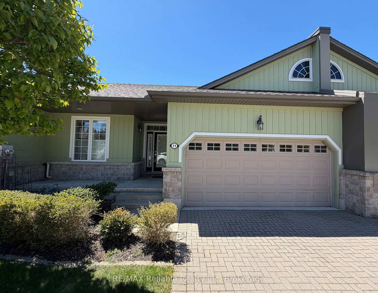 11-oakwood-links-lane-south-huron-ontario-x12834338