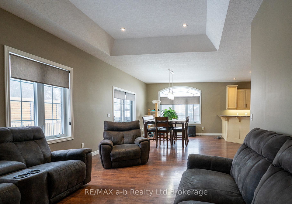 7-irving-drive-norwich-ontario-x12835670