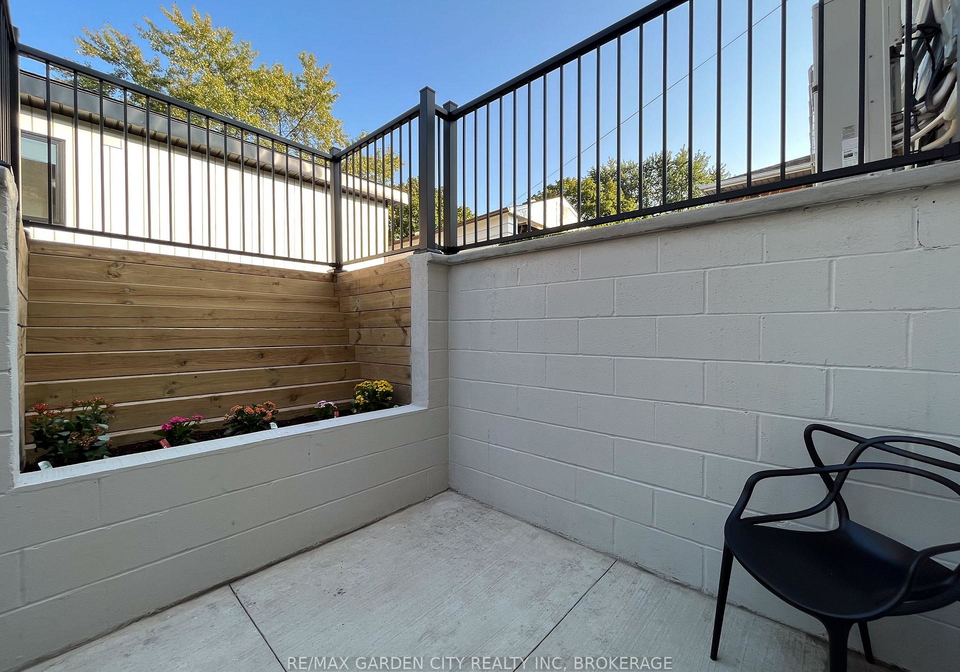 729-queensdale-avenue-e-hamilton-ontario-x12835738
