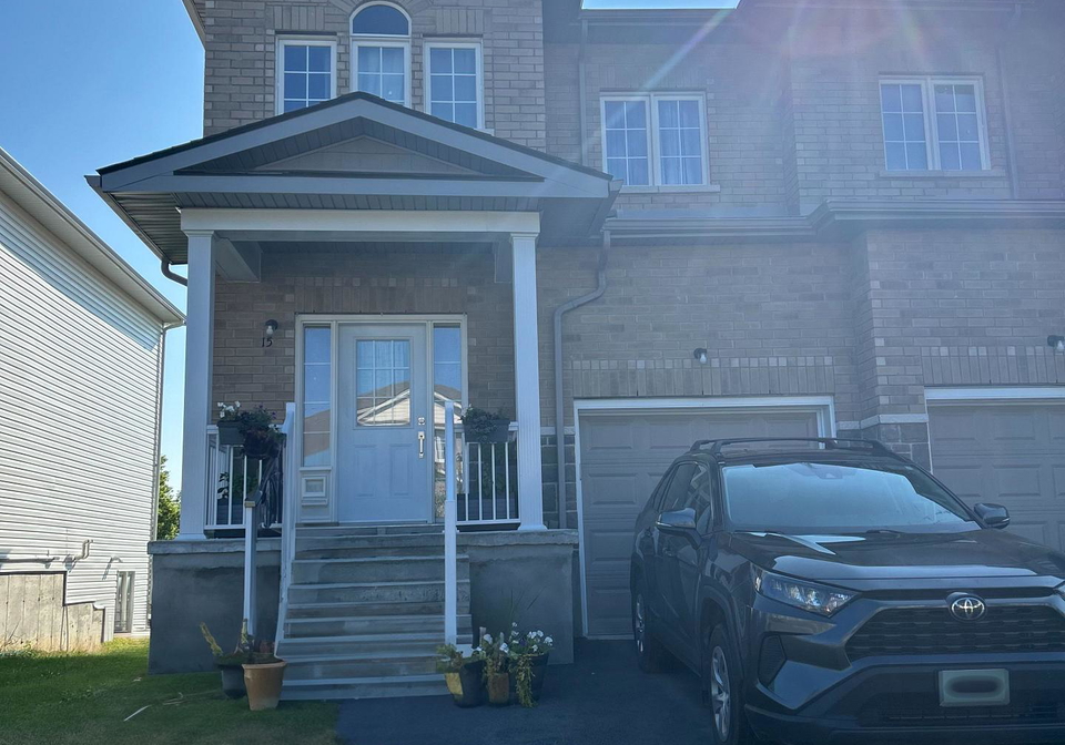 15-tegan-court-loyalist-ontario-x12835968
