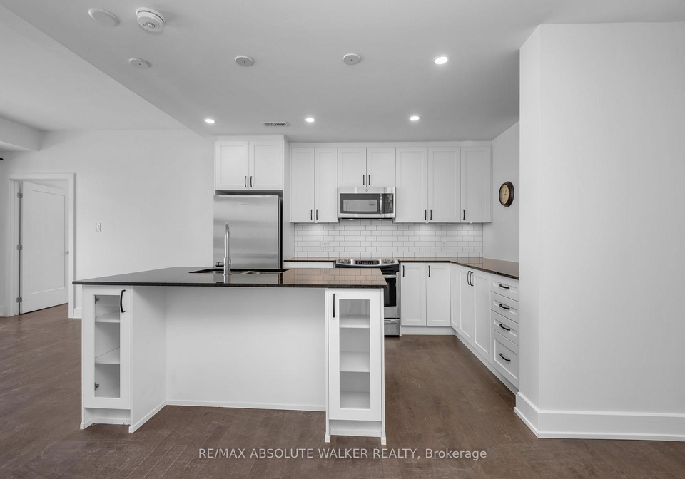 305-elizabeth-cosgrove-private-ottawa-ontario-x12838132