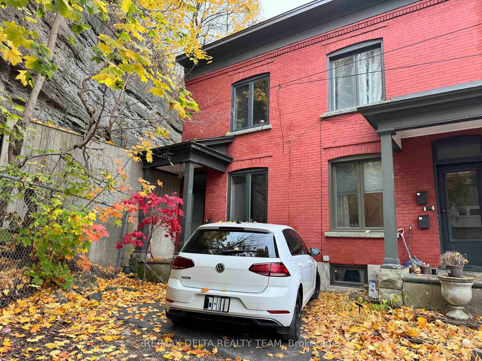 27-perkins-street-ottawa-ontario-x12838750
