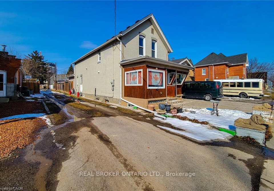 84-port-street-brantford-ontario-x12839380