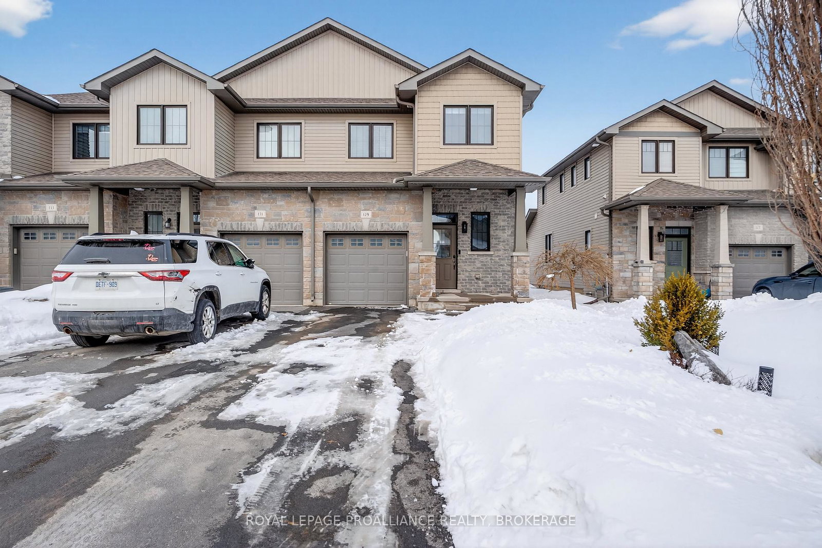 129-simurda-court-loyalist-ontario-x12839546
