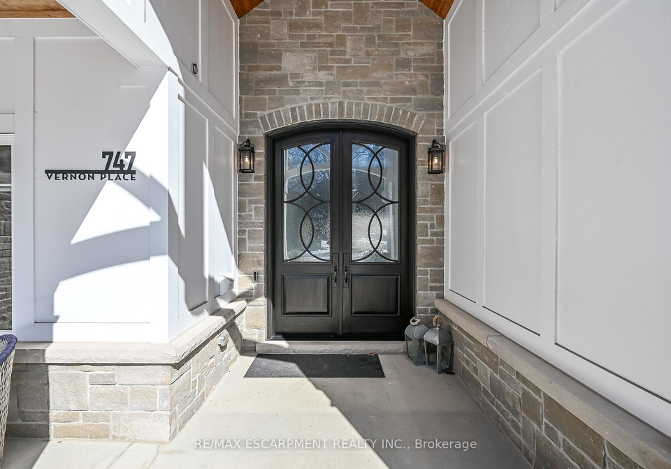 747-vernon-place-hamilton-ontario-x12839766