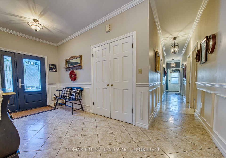108-grayrock-crescent-front-of-leeds-seeleys-bay-ontario-x12840554