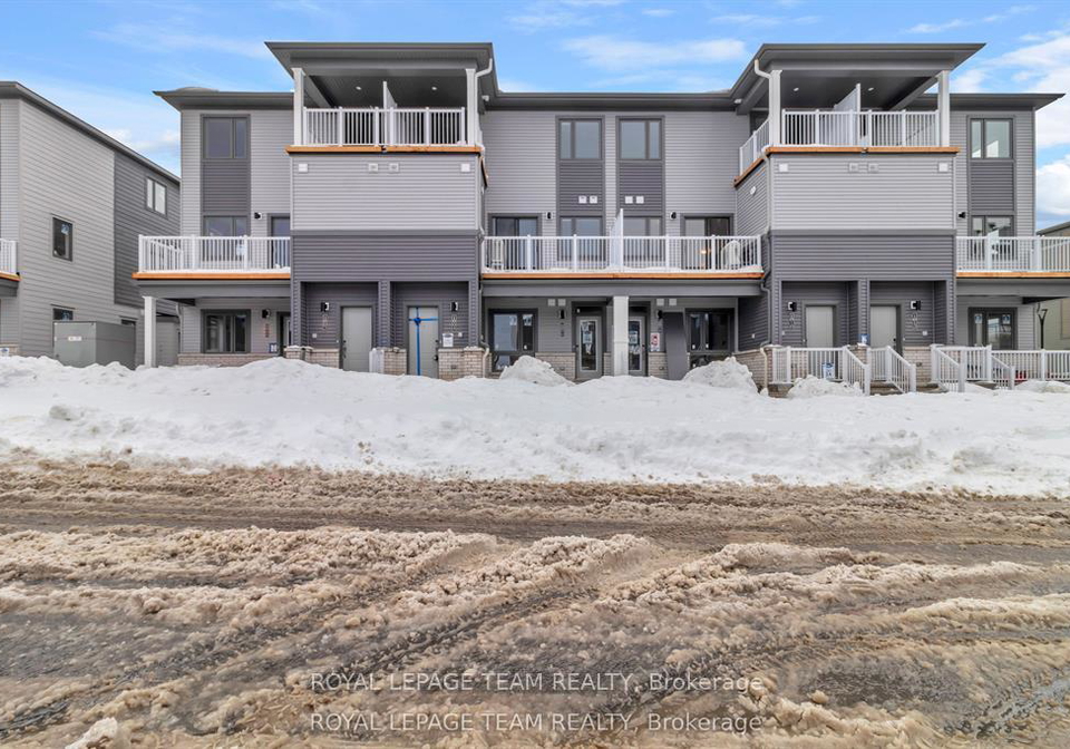 1004-parnian-private-ottawa-ontario-x12840702