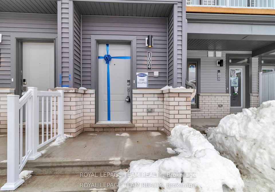1004-parnian-private-ottawa-ontario-x12840702
