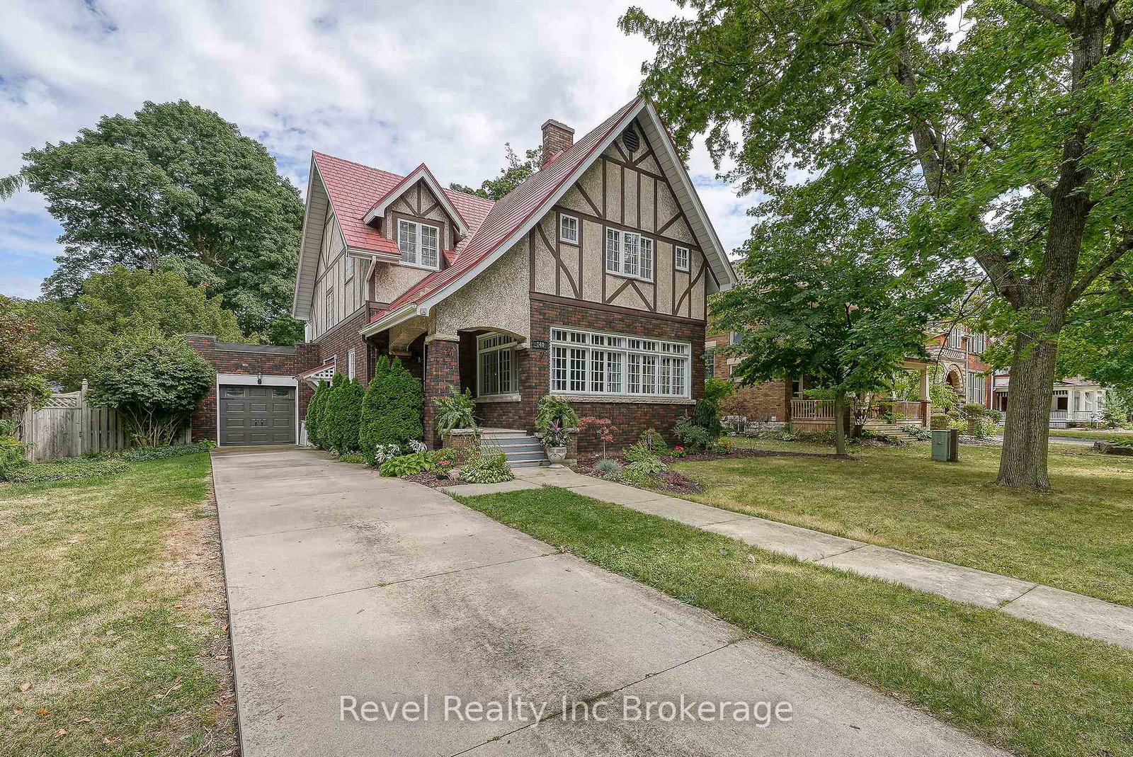 140-vansittart-avenue-woodstock-ontario-x12841034