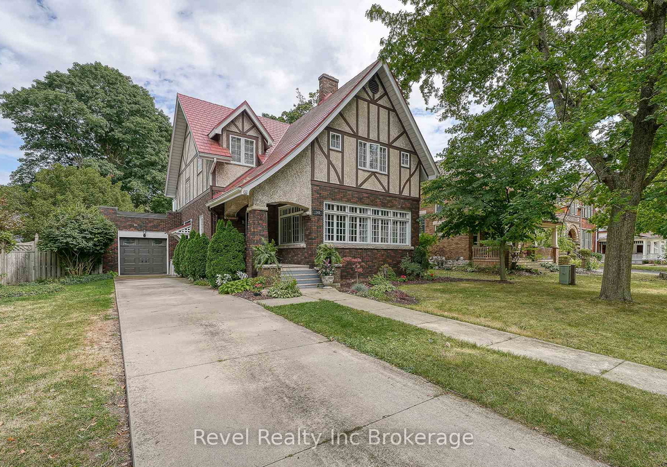 140-vansittart-avenue-woodstock-ontario-x12841034