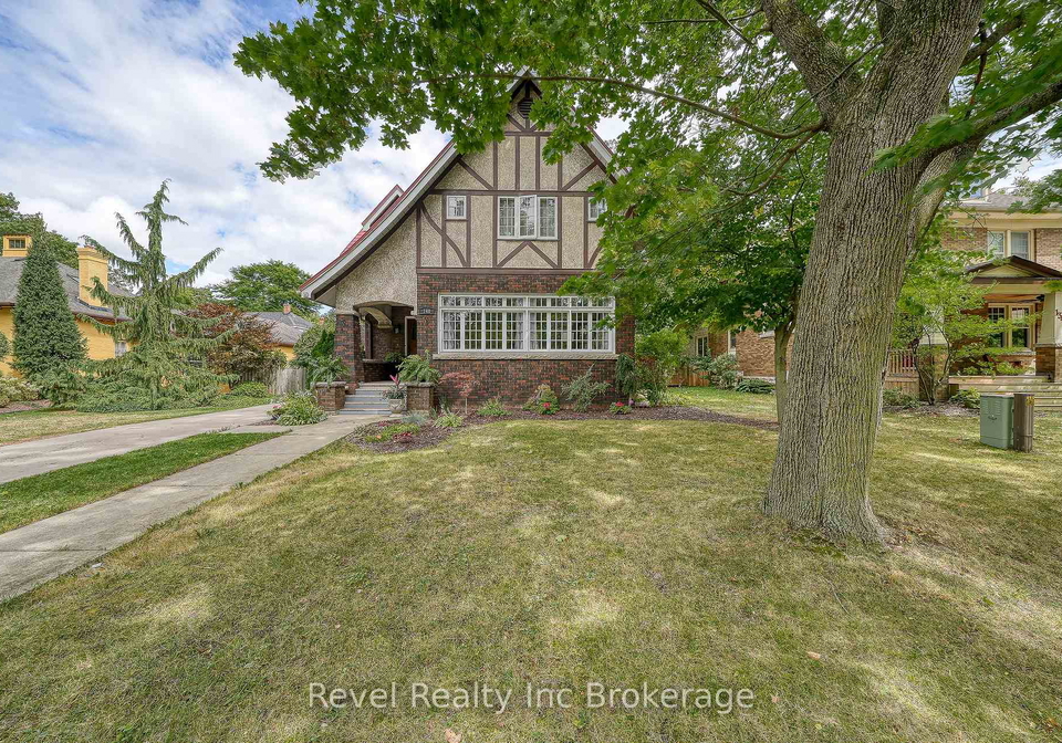 140-vansittart-avenue-woodstock-ontario-x12841034
