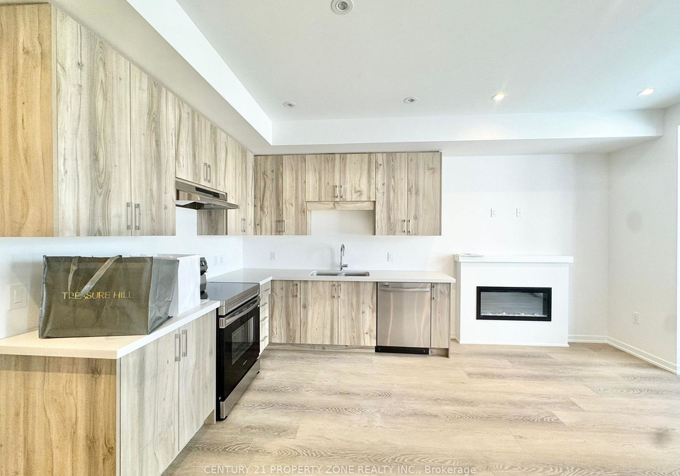 39-kingbird-common-cambridge-ontario-x12841680