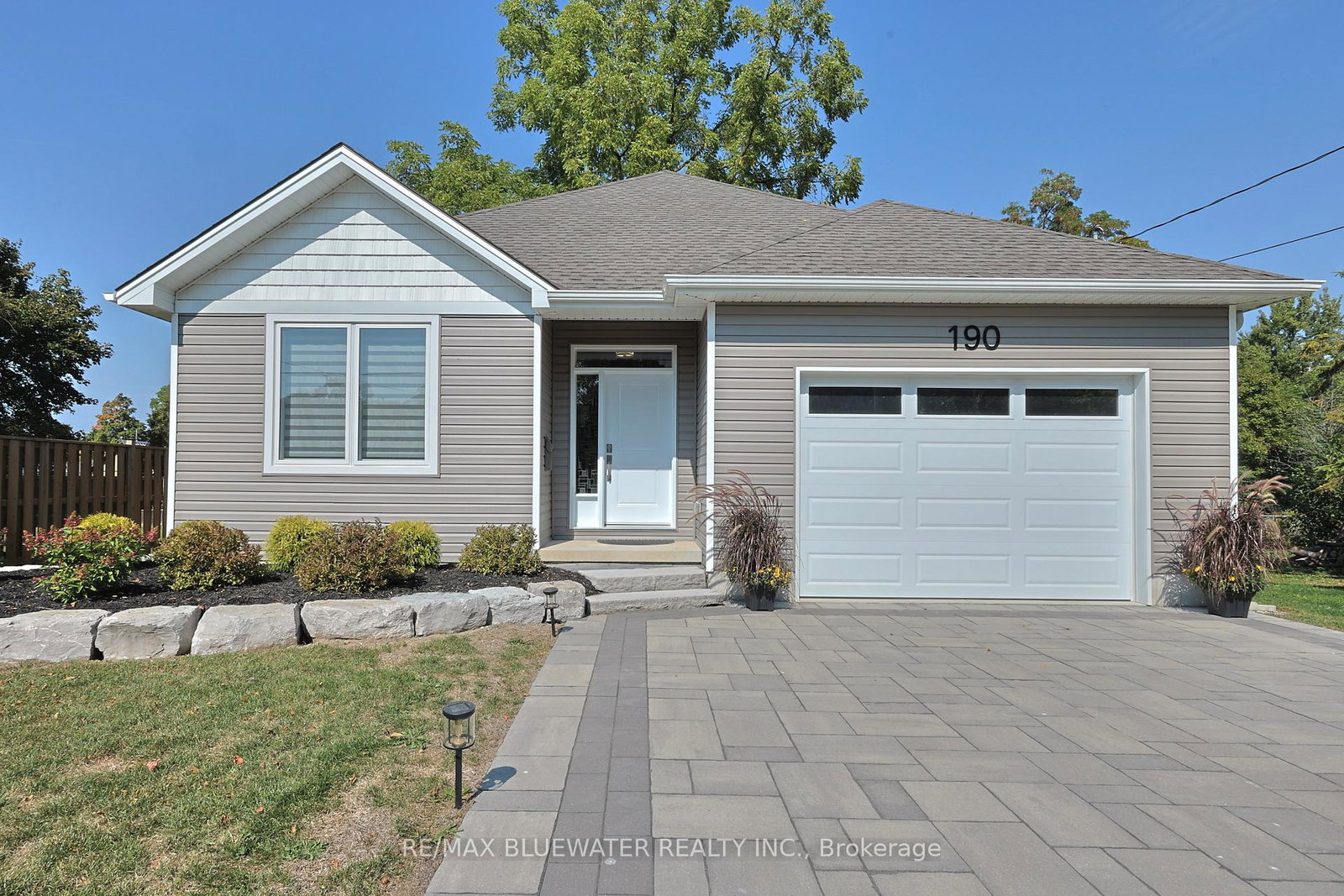 190-broad-street-north-middlesex-ontario-x12842178