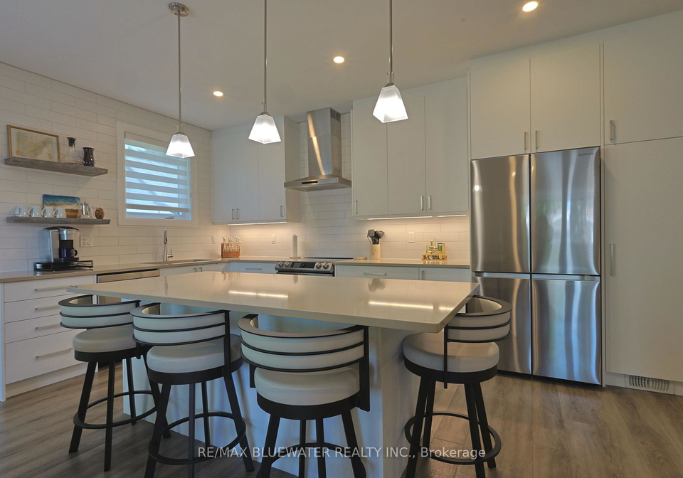 190-broad-street-north-middlesex-ontario-x12842178