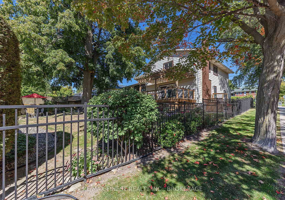 80-market-street-gananoque-ontario-x12842982