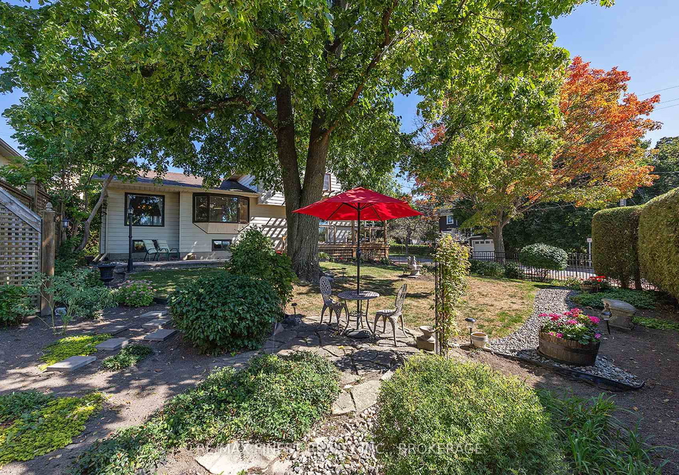 80-market-street-gananoque-ontario-x12842982