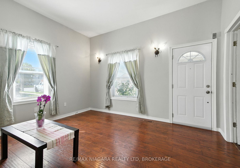 4-woodland-avenue-st-catharines-ontario-x12843020