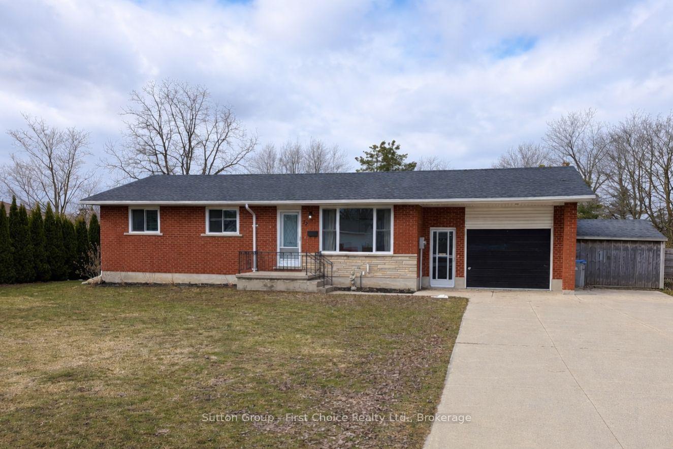 52-water-street-huron-east-ontario-x12843156
