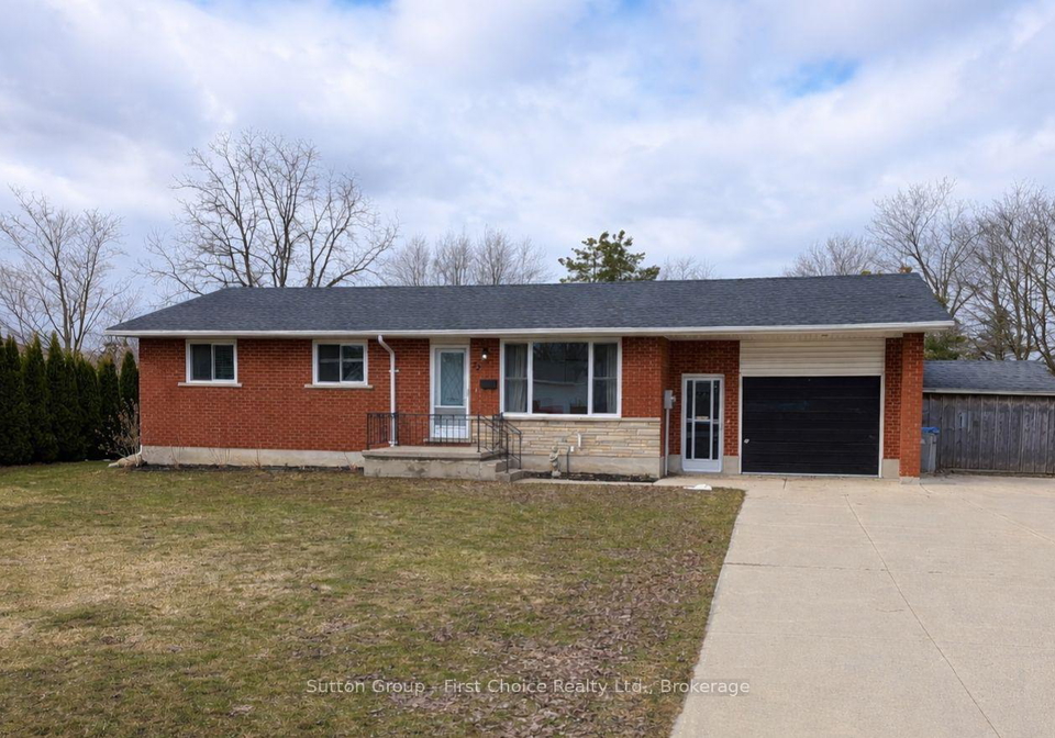 52-water-street-huron-east-ontario-x12843156
