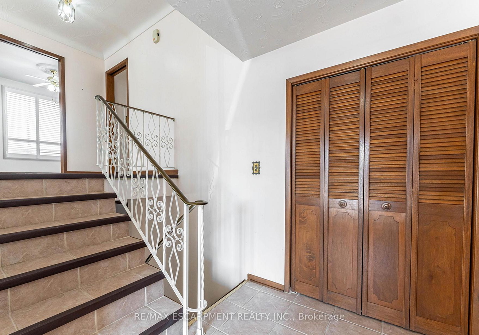 14-eagleson-drive-st-catharines-ontario-x12843298
