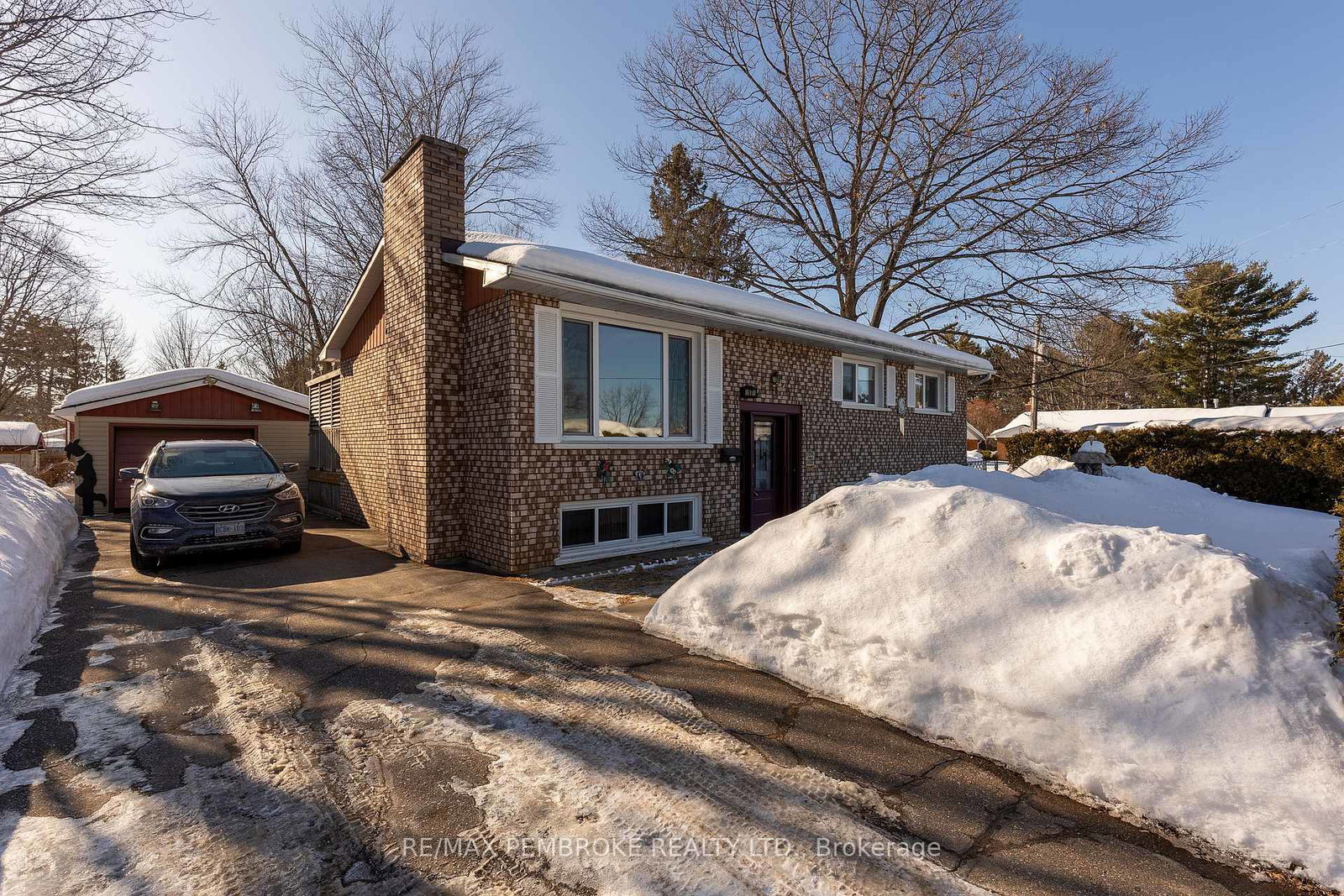 17-roy-street-petawawa-ontario-x12843506