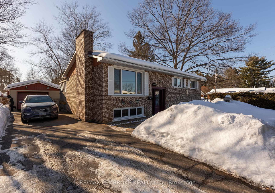 17-roy-street-petawawa-ontario-x12843506
