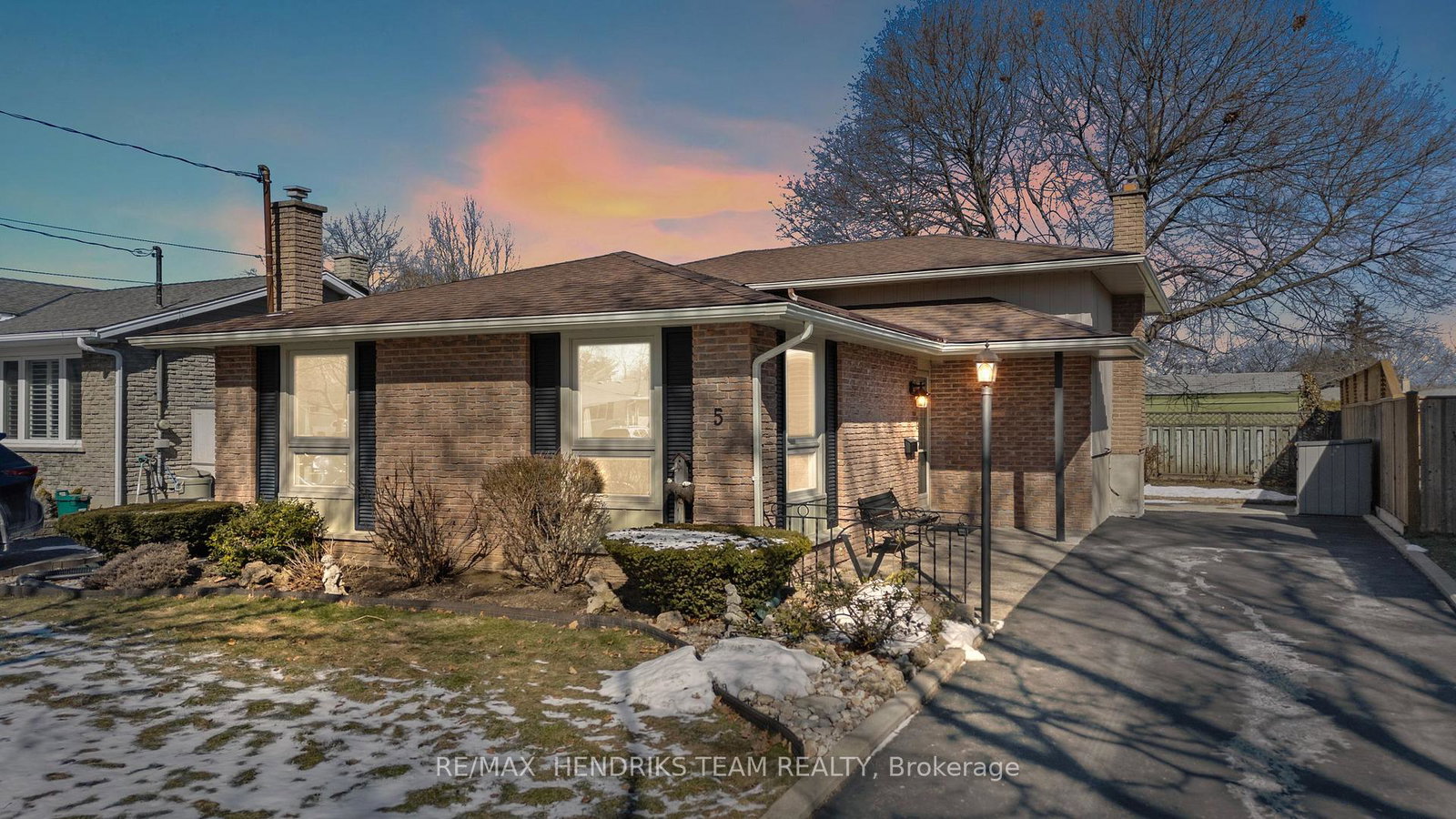 5-sheridan-drive-st-catharines-ontario-x12843534