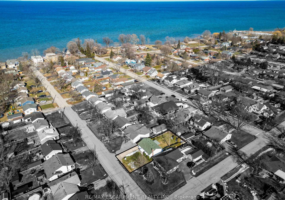 36-lakeview-avenue-grimsby-ontario-x12844784