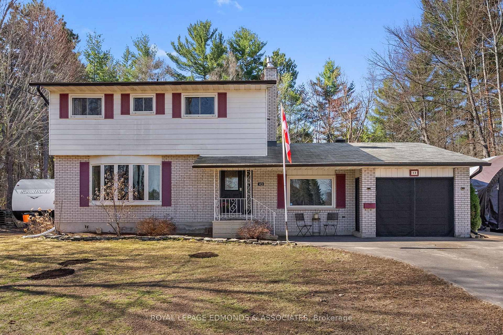 43-lisa-crescent-petawawa-ontario-x12845348