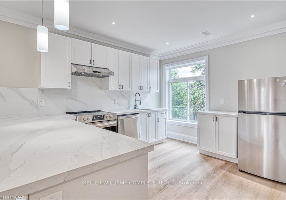 86-wellington-street-s-hamilton-ontario-x12845622