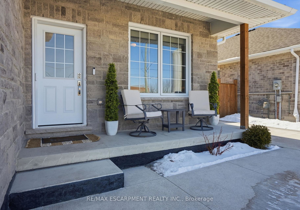 61a-haddington-street-e-haldimand-ontario-x12845876