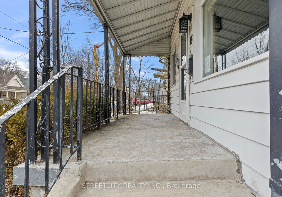 16-oak-street-london-east-ontario-x12845946