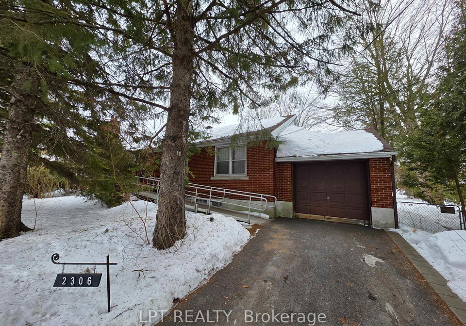 2306-lawn-avenue-ottawa-ontario-x12846814